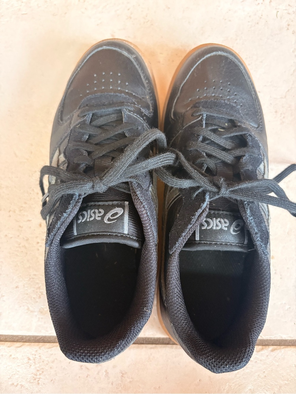 ASICS lifting women’s shoes
